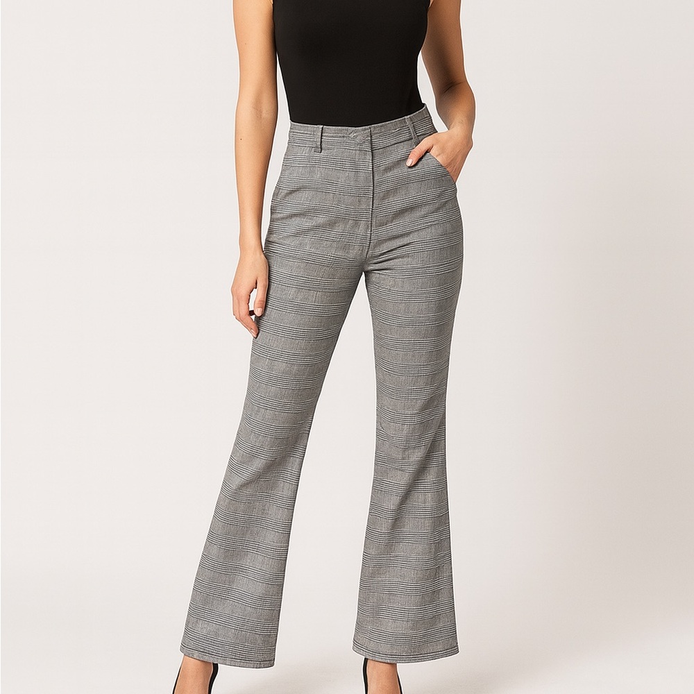 Studio F | Classic‎ Plaid Flared Trousers | Size 4 | Tailored Chic